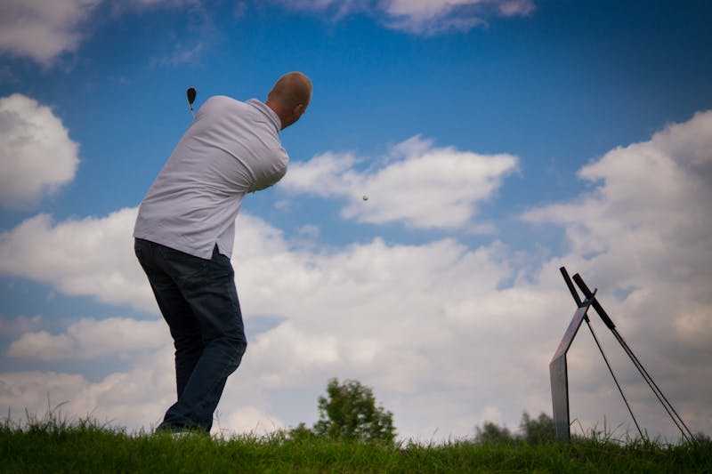 Golf performance coaching with video analysis